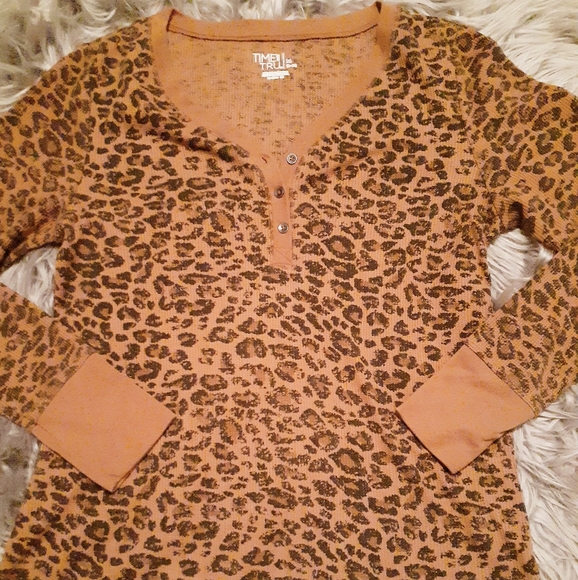 Cheatah Print Shirt - Picture 2 of 2